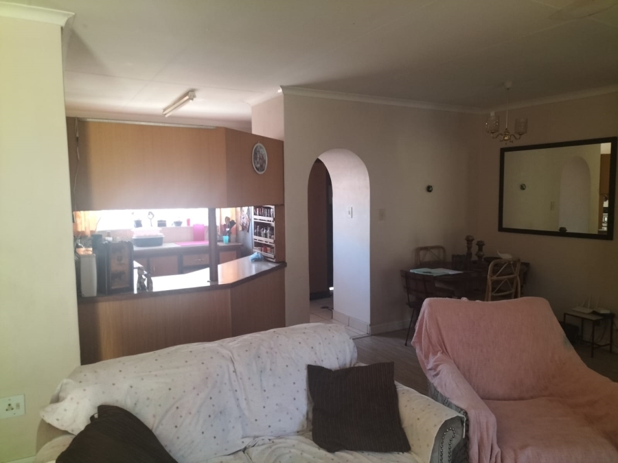 To Let 3 Bedroom Property for Rent in Pellissier Free State